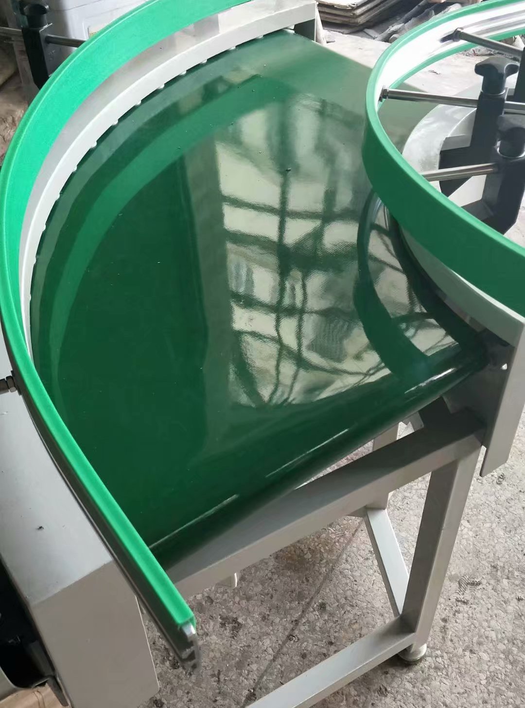 轉彎輸送機.jpg 轉彎輸送機.jpg